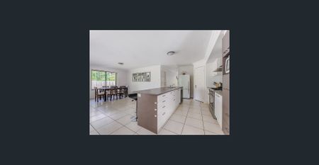 Nambour Family Home with Bush Backdrop! - Photo 3