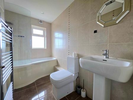 2 bedroom terraced house to rent - Photo 5