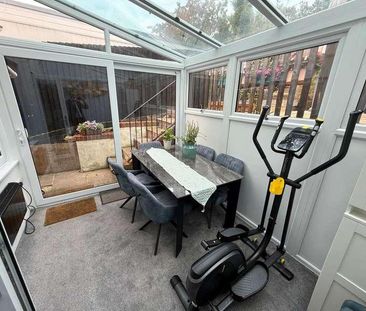 Hillview Gardens, High Wycombe, HP13 - Photo 4