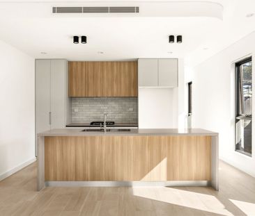 Luxury Residence of Designer Style and Superior Quality - Photo 3