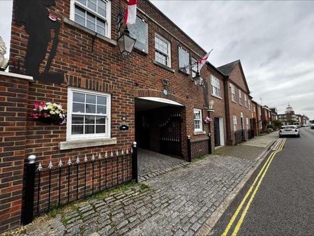 St. Thomas's Street, Portsmouth, PO1 - Photo 2