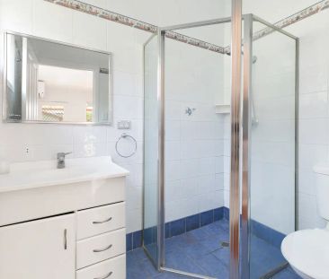 “Solid Family Home | Convenient Location” - Photo 5