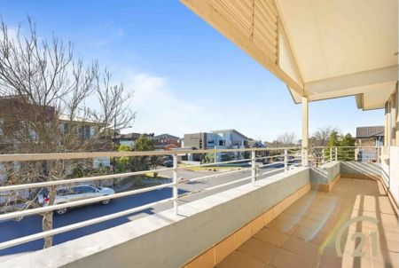Spacious 5 Bedroom Family Home, Located in West Hoxton! - Photo 4