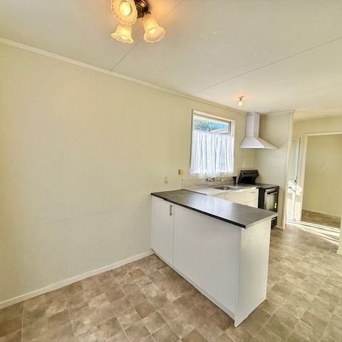 Cozy 3 bedroom home in Dinsdale! - Photo 1