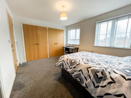 1 bed Shared House for Rent - Photo 4