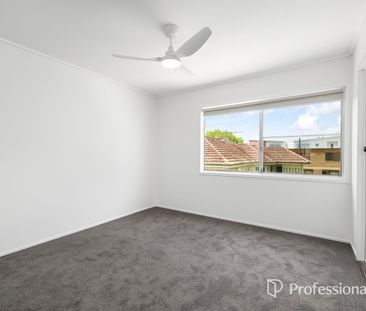 Spacious & Convenient Living in the Heart of Everton Park - Photo 3