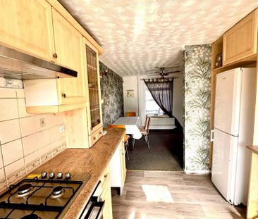 4 bedroom house to rent - Photo 3