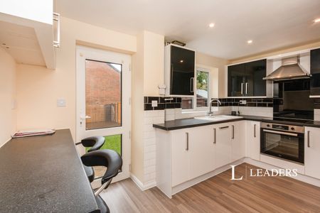 2 bedroom house to rent Calleva Close, Basingstoke, RG22 - Photo 3