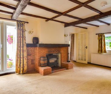 4 bedroom detached house to rent - Photo 4