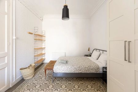 Carrer de Mallorca, Barcelona, Catalonia 08037 - Photo 2