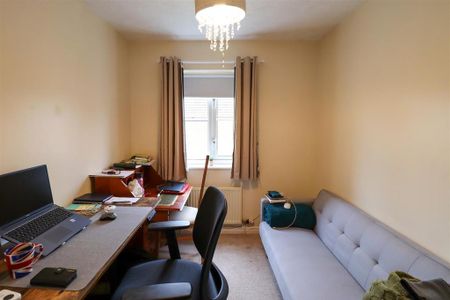 3 bedroom end of terrace house to rent - Photo 2