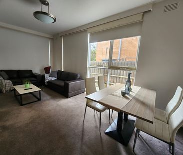 St Kilda East - Photo 2