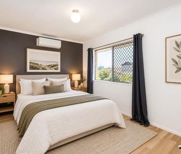 Top-Floor New Farm Apartment with Refreshed Interior - Photo 3