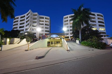 EXECUTIVE GROUND FLOOR RESORT STYLE RESIDENCE - IN THE PRESTIGIOUS HASTINGS OVER MINDIL - Photo 2