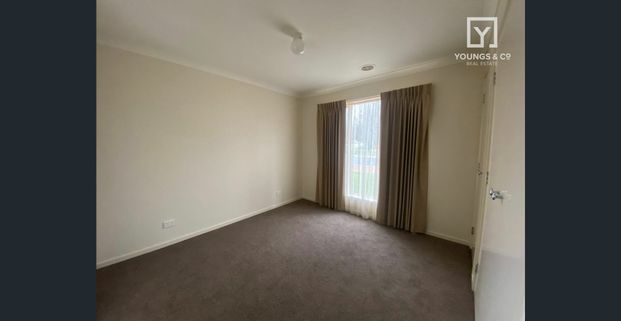 Prestigious Location – Immaculate Home Near Shepparton Golf Clu - Photo 1