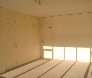 10/106 Elizabeth Bay Road - Photo 2