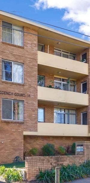 Location! Location! Modern Convenience with A/C **Available 22/12/25 ** - Photo 1