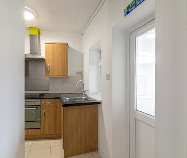 1 Bed Flat, Balfour Road, IG1 - Photo 4