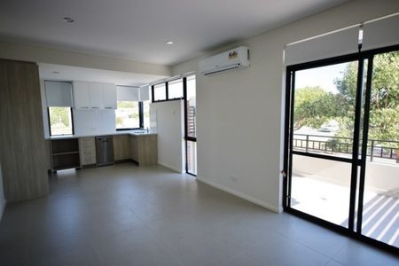 Two Bedroom Upstairs Apartment in Nollamara! - Photo 5