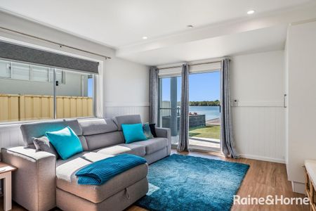 Fully Furnished Riverside Living - Photo 4