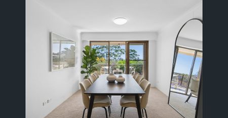 Comfortable, family-sized apartment ideally located - Photo 5