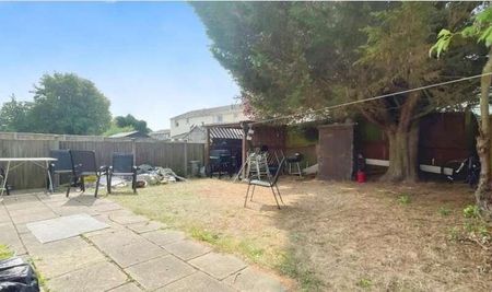 Ashbourne, Bracknell, RG12 - Photo 5