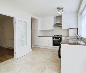 3 bedroom terraced house to rent - Photo 4