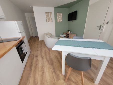 Location Appartement 2 pièces 32m² ST JEAN D ANGELY 17400 - Photo 2