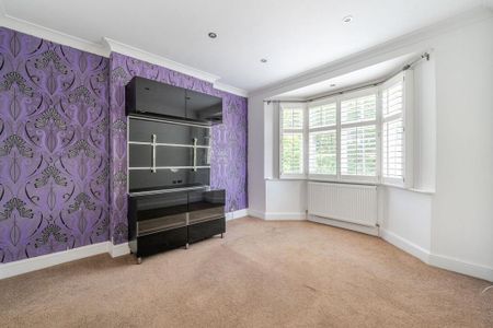 4 bedroom end of terrace house to rent - Photo 5