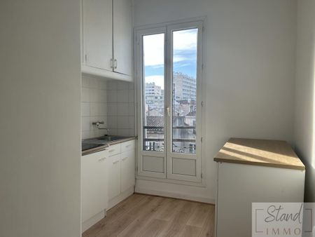 Location Appartement 2 pièces 39m² MARSEILLE 5ème - Photo 3
