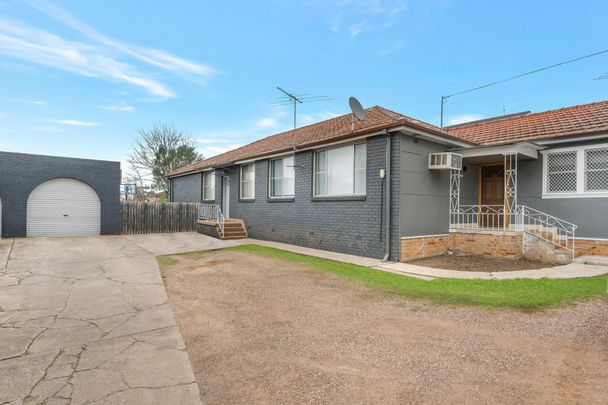 Neat & Tidy 2 Bedroom Home - Photo 1