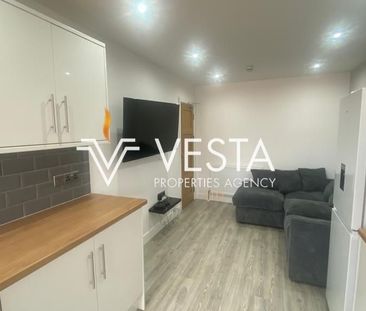 Sir Henry Parkes Road, Coventry - Photo 1