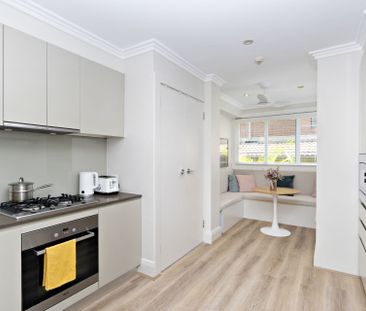 Character Filled Harbourfront Living - Photo 3