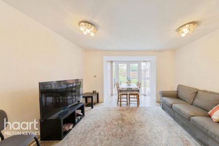 4 bedroom semi-detached house to rent - Photo 4