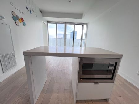 For Lease - 7 Grenville Street Unit# 3209, Toronto, Ontario - Photo 4