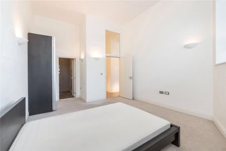 3 bedroom flat to rent - Photo 4