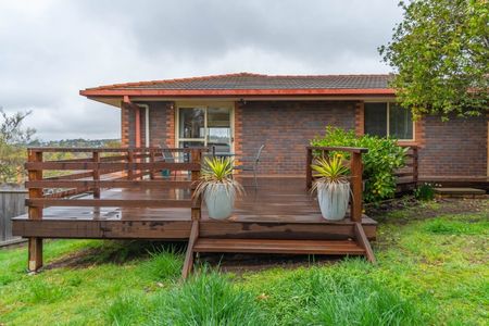 Charming 2-Story Brick Home with Spectacular Views in Tranquil Cul-de-sac - Photo 2