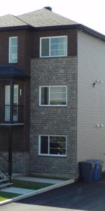 Superbe 4 1/2 au rez-de-chaussée | confort, accessibilité et tranquillité - Photo 4