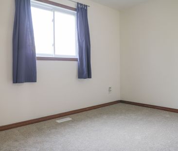 For Lease - 516 Springbank Avenue, Woodstock, Ontario - Photo 6