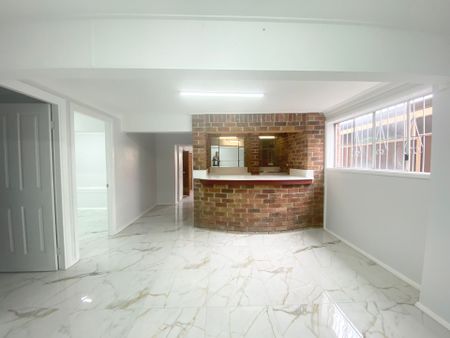 Semi-Attached 3-Bedroom House With Water Included - Photo 3