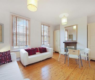 4 bedroom end of terrace house to rent - Photo 2