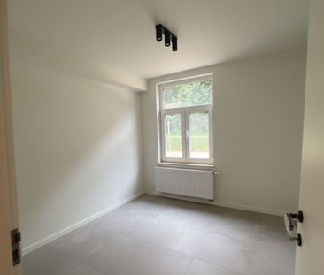 GELIJKVLOERS APPARTEMENT - Photo 3