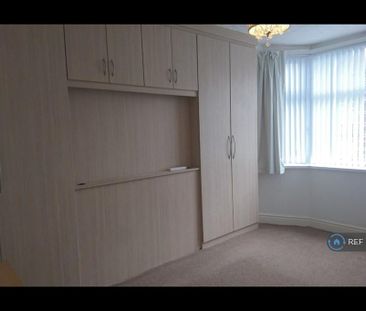 4 bedroom terraced house to rent - Photo 5