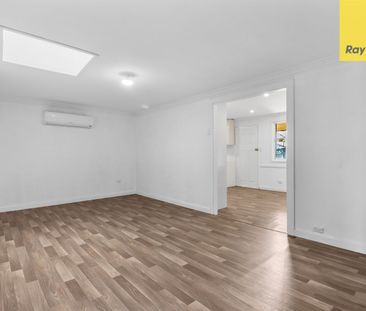 WELL MAINTAINED FAMILY HOME!!! - Photo 3