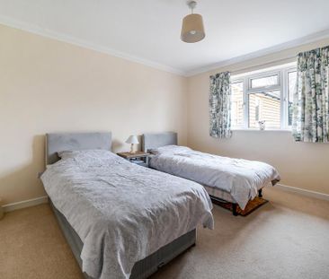 3 bedroom bungalow to rent - Photo 4