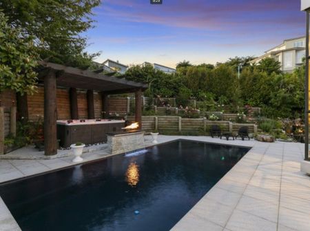 Belmont Beauty - Photo 3