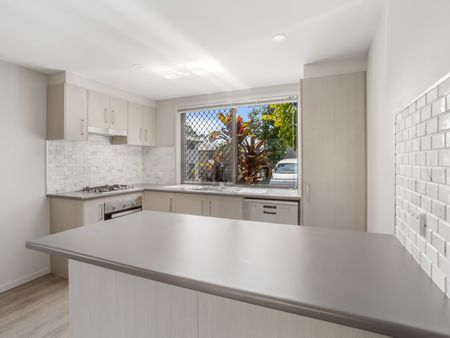 Available June 2026!! HUGE townhouse & garden shed for extra storage - Photo 2