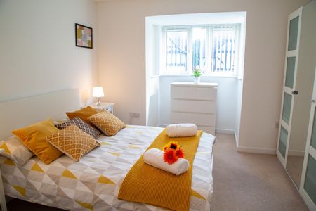 2 Bed Flat, West Bridgford, NG2 - Photo 2
