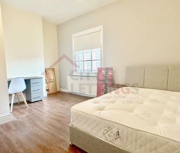 6 Bedroom Flat - Photo 3