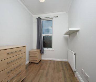 4 bedroom flat to rent - Photo 6